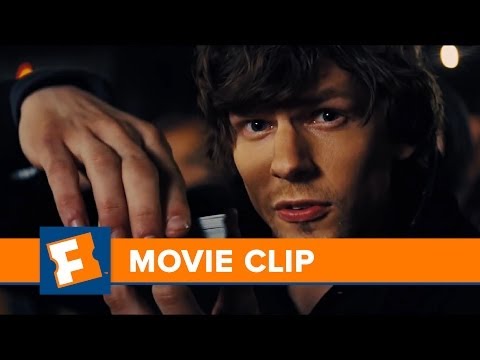 NOW YOU SEE ME -- First 4 Minutes | Exclusive Content | FandangoMovies
