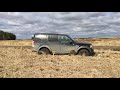 Land Rover Discovery 4 на раскисшем поле