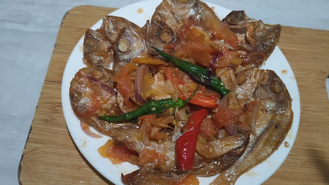 Cooking Juicy Dried Fish With Tomatoes Luto Sa Masabaw Na Tuyo Sa
