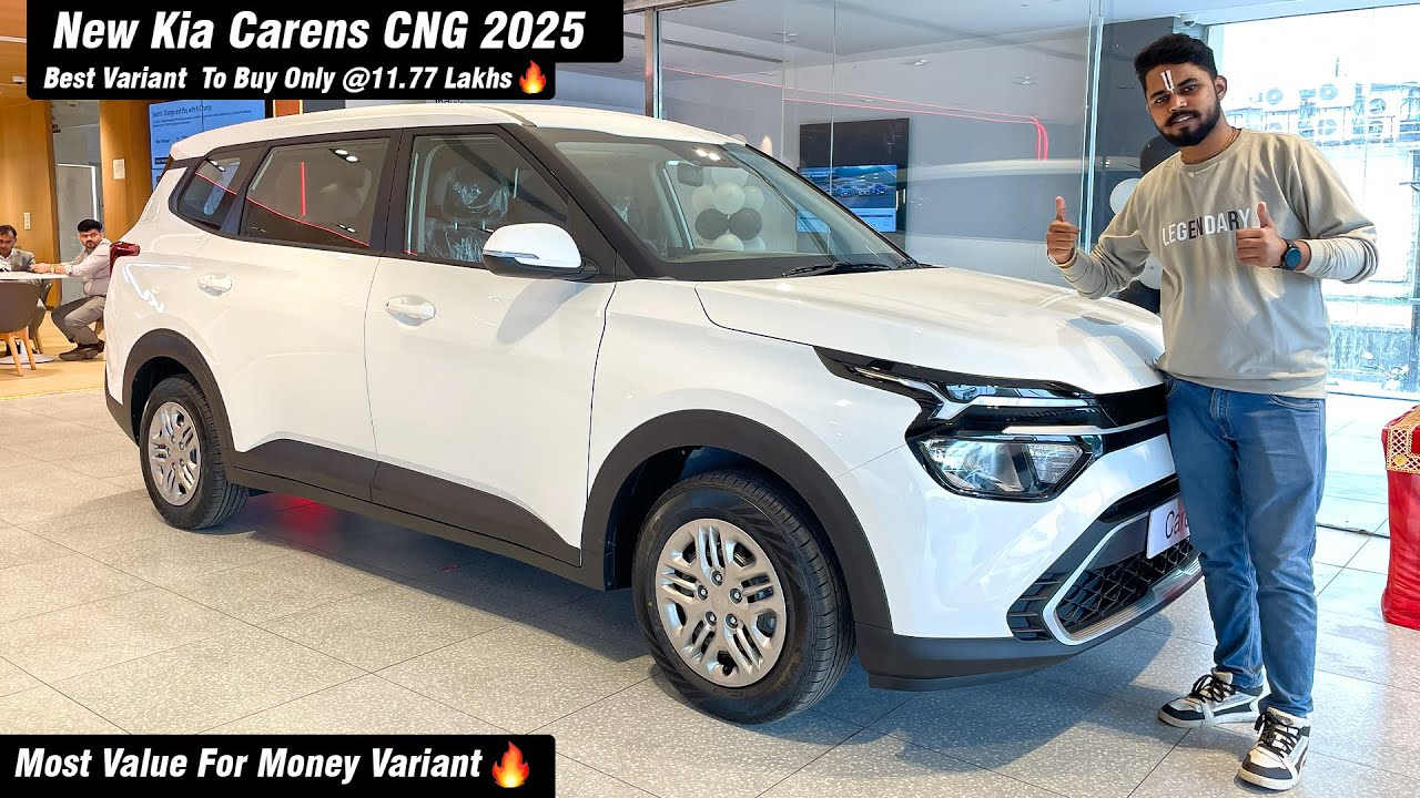 New Kia Carens CNG Review 2025 🔥| Ertiga की छुट्टी! 🤣 | Mileage, Features & On Road Price