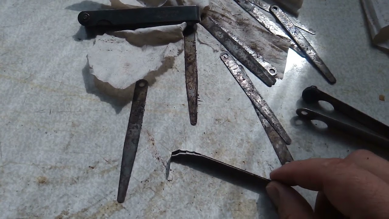 Застряла нитка в зубах? Как достать нитку из зубов легко в домашних условиях?