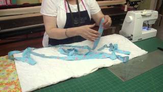 how to bind a quilt on a sewing machine with jenny doan of missouri star (instructional video)