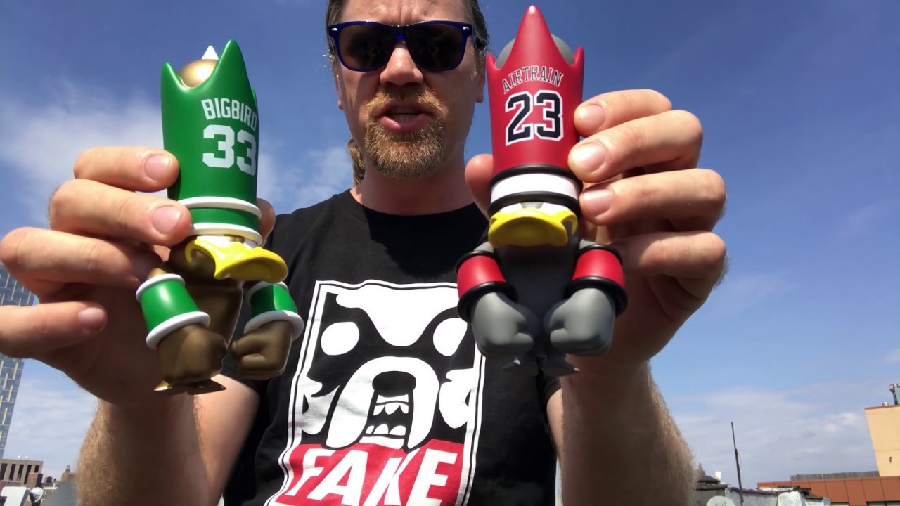 Tenacious Toys NYCC Preview: King Dux vinyl art toy by Jimigrins - YouTube