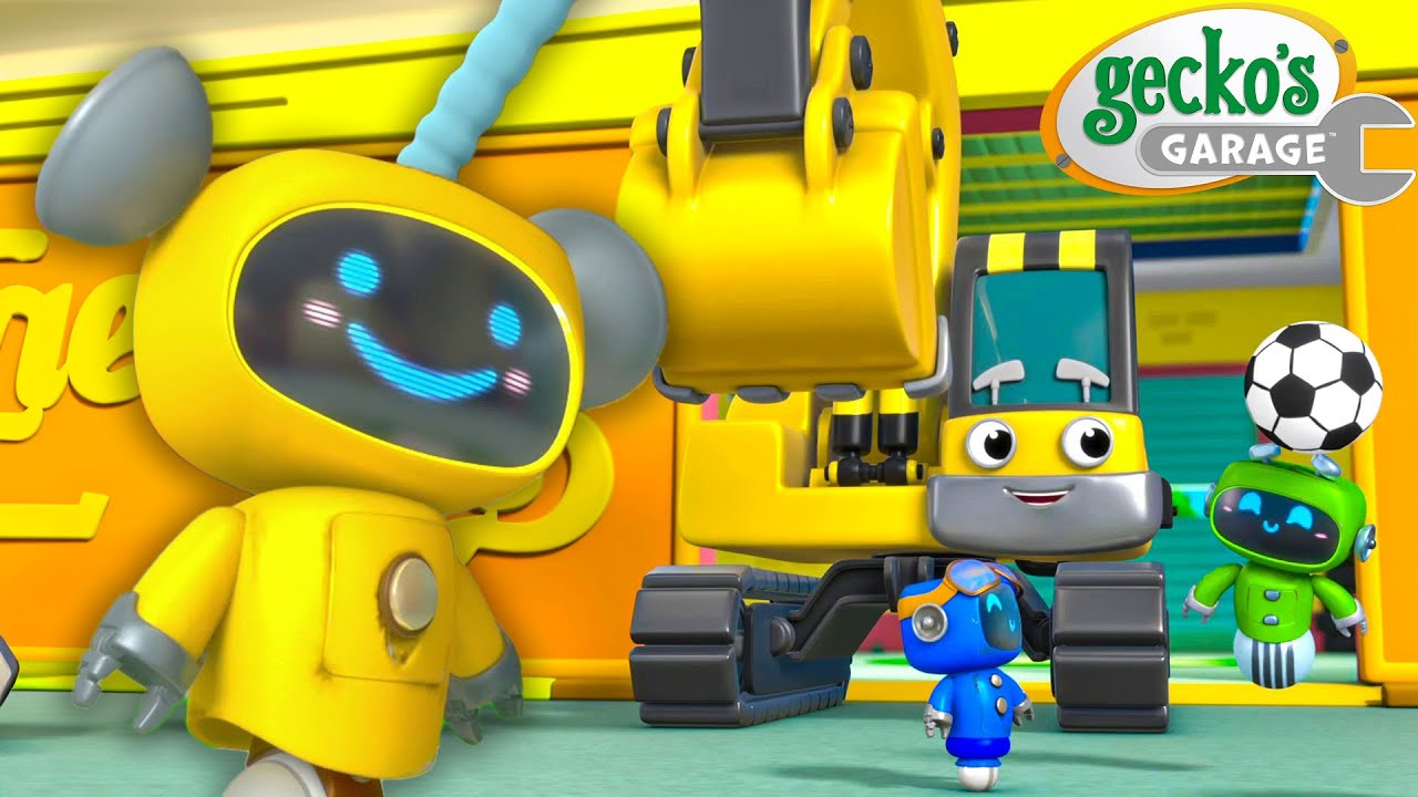 Eric the Excavator's New Ball | Gecko's Garage | Mechanical Misadventures