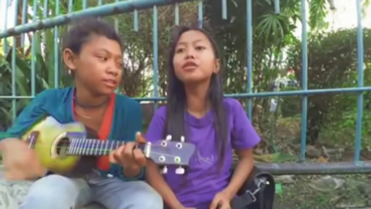 Di gelap malam aku mulai tenggelam - YouTube