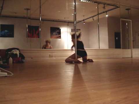 Pole Dancing: Flying Back Hook AKA Pole Killer Spin!