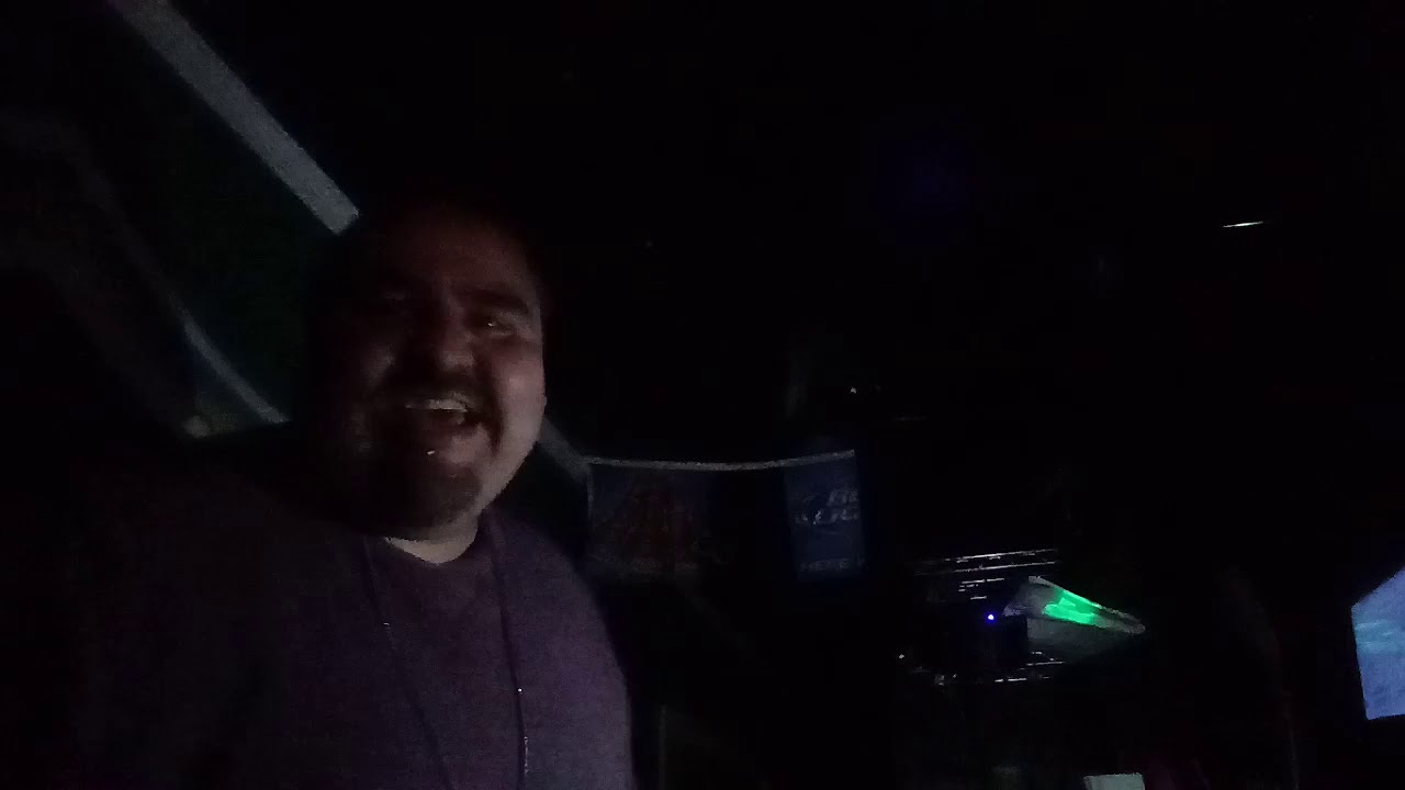 Mixing it up at bongss ....i do not own the rights of the music i am mixing