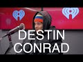 Capture de la vidéo Destin Conrad Stops By Iheartradio During His Sold Out Tour To Talk Music, Hair, Vine & More!