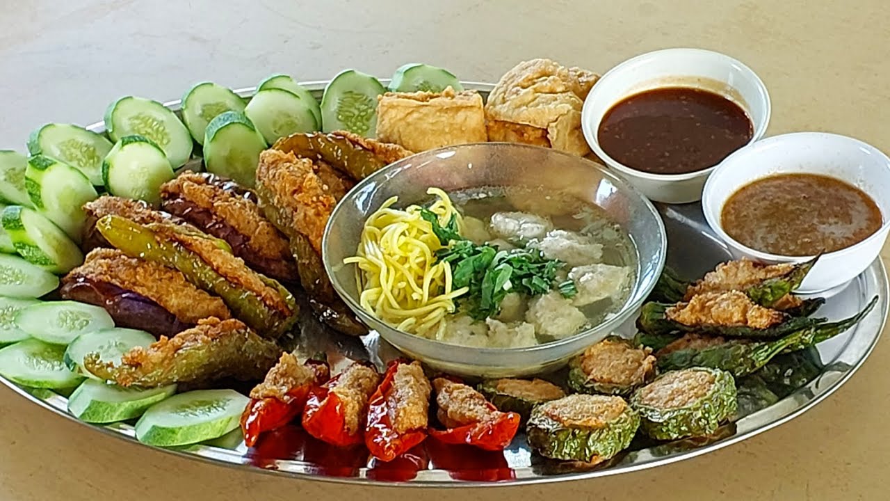 YONG TAUFU KAMPUNG...INTI AYAM SEDAP MAKAN..