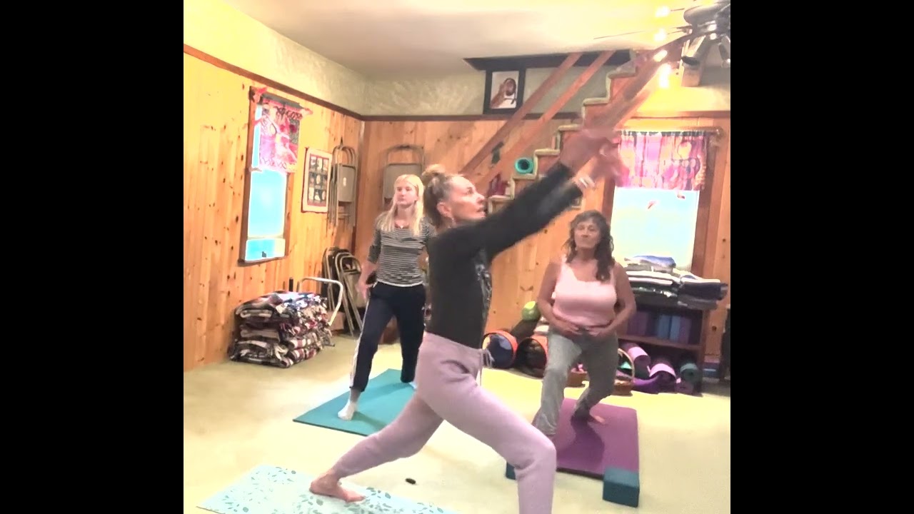 Sewall House Shirt Yoga Flow in 35 minutes @ Amritayoga