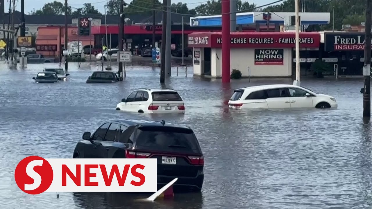 Beryl wreaks havoc in Texas, causing floods and power outages - YouTube