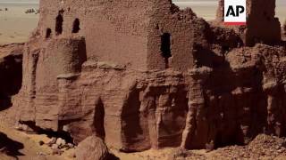 Earth architects swap concrete for clay to preserve town of Timimoun