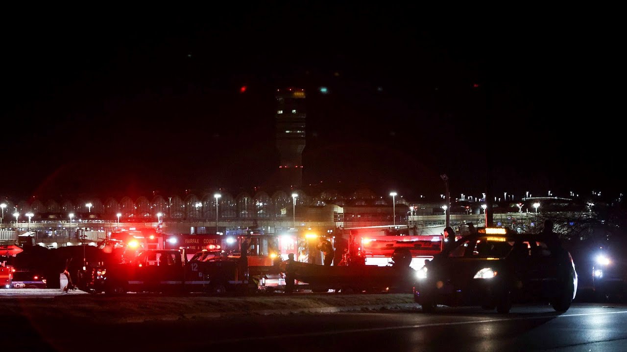 Passenger jet with 64 on board collides with U.S. Army helicopter near ...