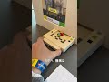 食べる前にレゴを組み立てなさい!