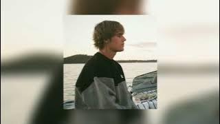 Download lagu justin bieber - love yourself sped up