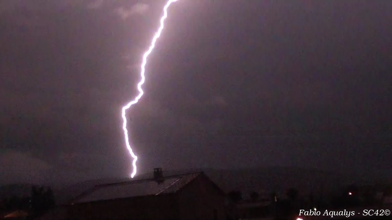 Orage du 29 août 2012 - Foudre assez proche, éclair - Lightning strike ...