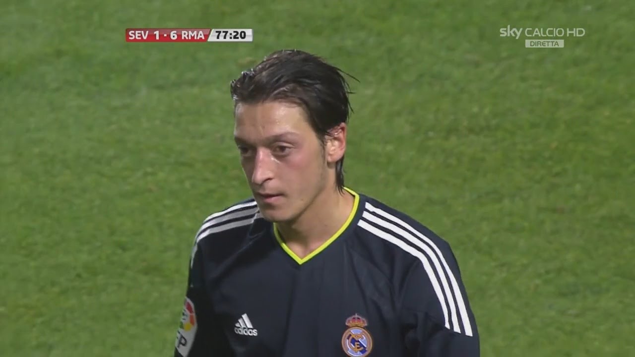 Mesut Özil vs Sevilla (Away) 10-11 HD 720p by iMesutOzilx11