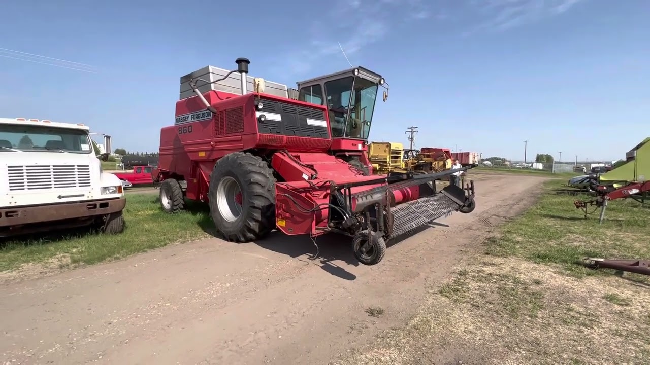 319A MF 860 Combine