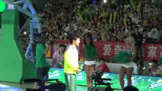 20120818 雪碧明星籃球賽 炎亞綸 演唱 原來 (粉丝自拍)