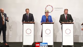 Rakušanův Mluvčí Uvedl Tiskovku Ministrů Ve Stylu Mma. Zarecituje Příště Báseň?