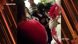 Darell Canta Su Tema La Brega A Un Fantico Desde Su Funeral