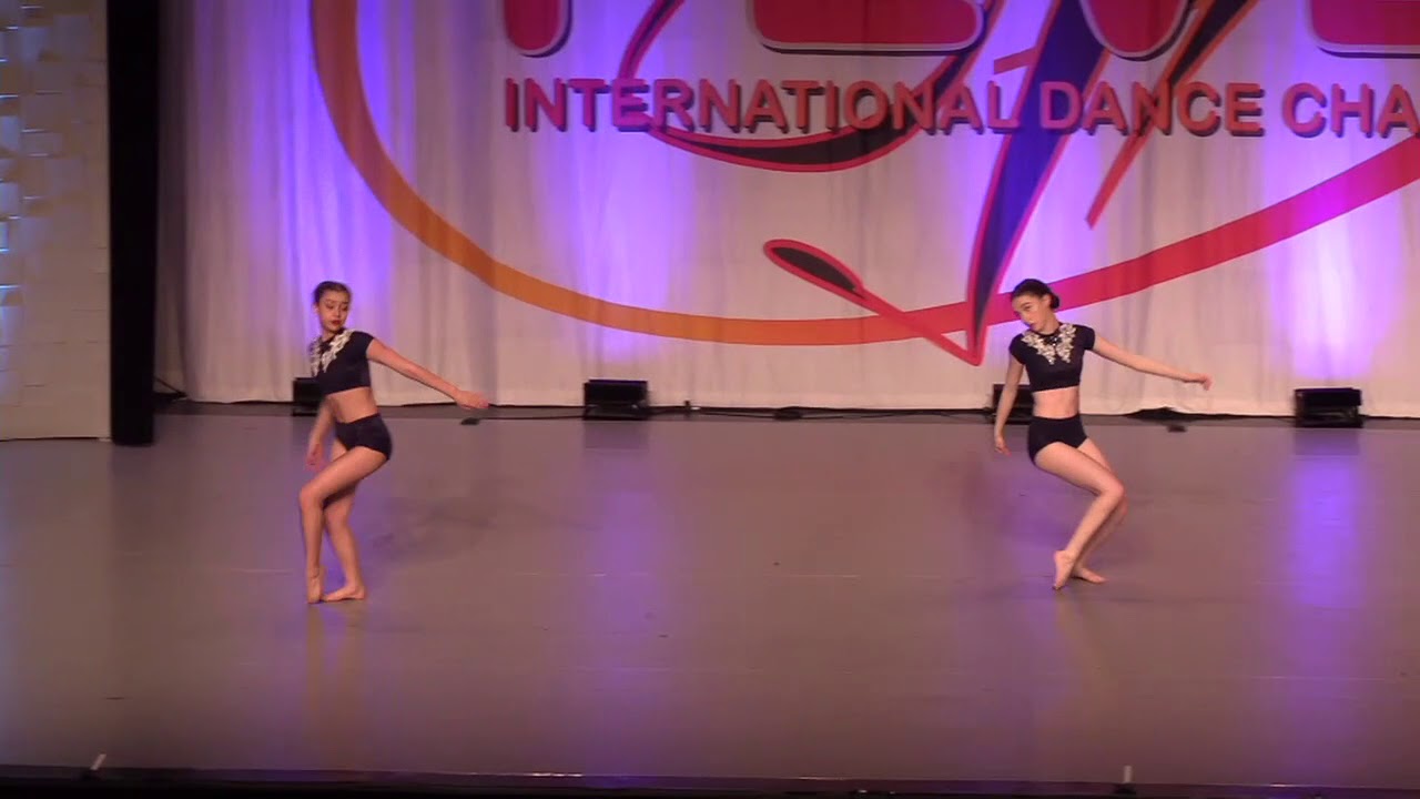 Acro Duet Age 15 Jenny Frost Autum Williams   HIDE AND SEEK Choreography Jess Saunders