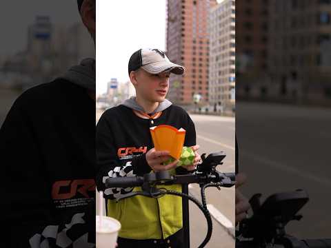 ❌Наглый малой вырезался в парочку на самокате. Сезон самокатчиков открыт, получается #pov #story