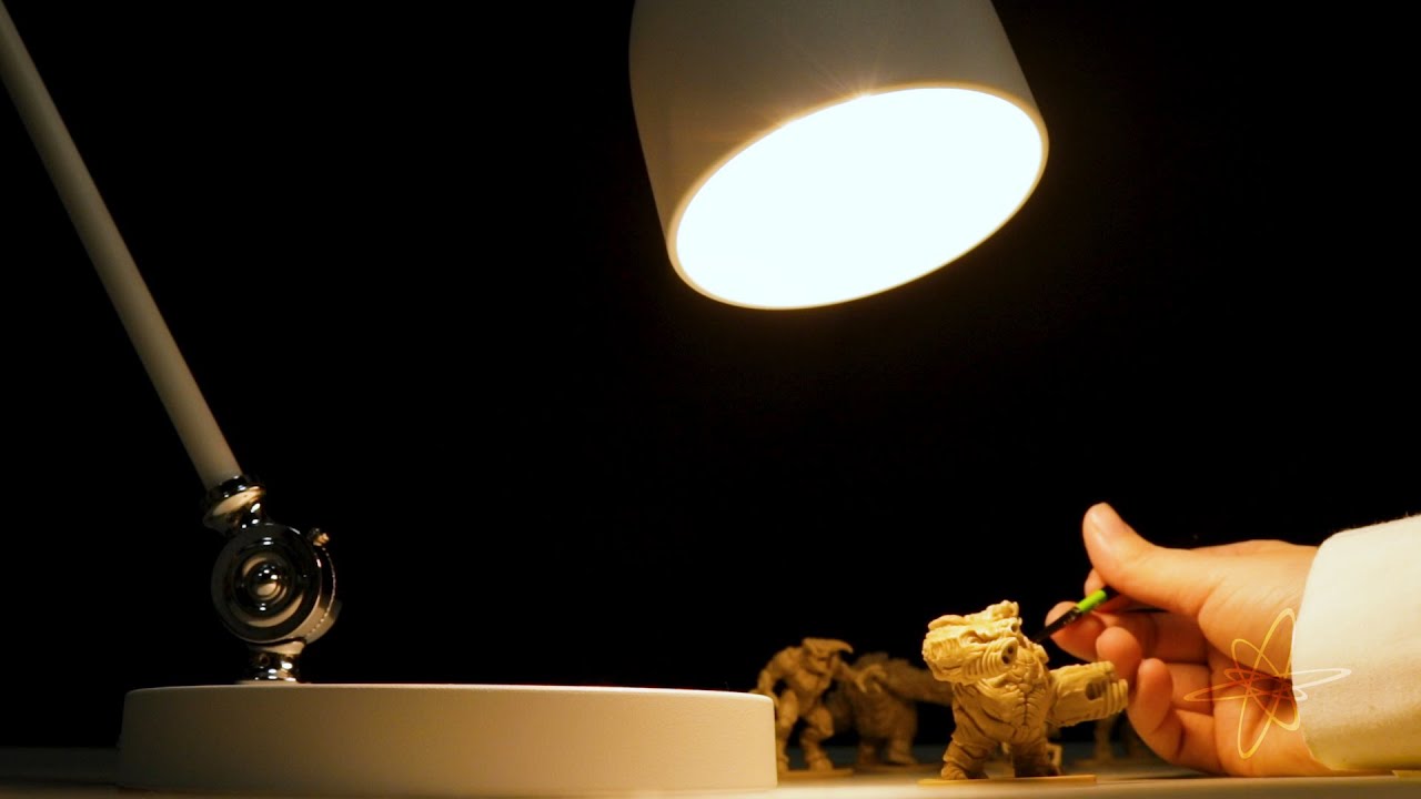 wild and wolf task lamp