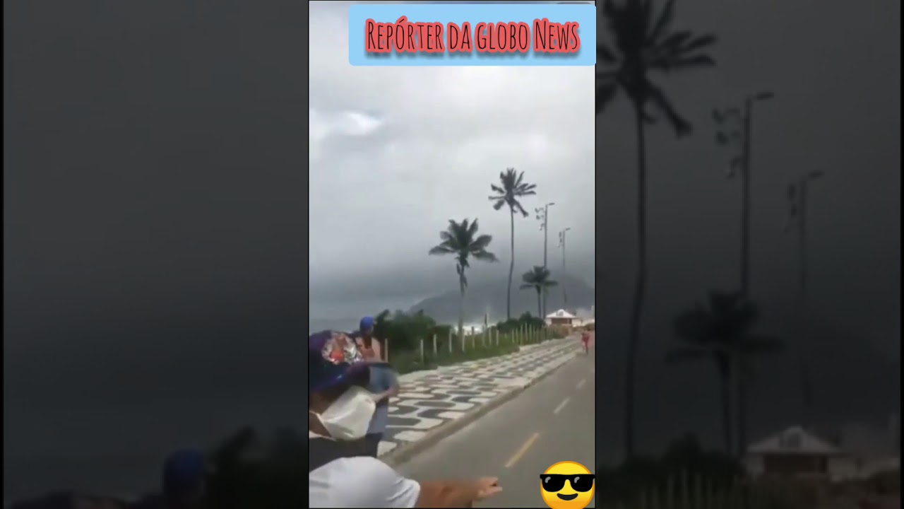 Repórter da globo é esculachado na praia. 😂😂😂