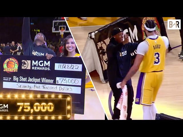 Stephen Curry's mom hits half-court shot at event