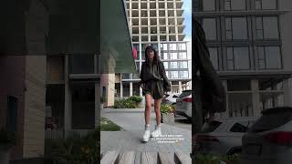 Снимая сторис у Майи слетело обручальное кольцо, но к счастью она смогла найти его 😎