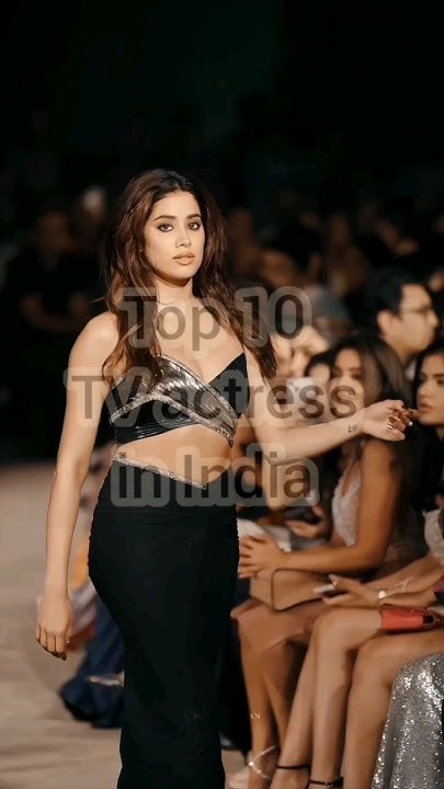 top-10-tv-actress-in-india-shorts-short-blackout-moniroy-new