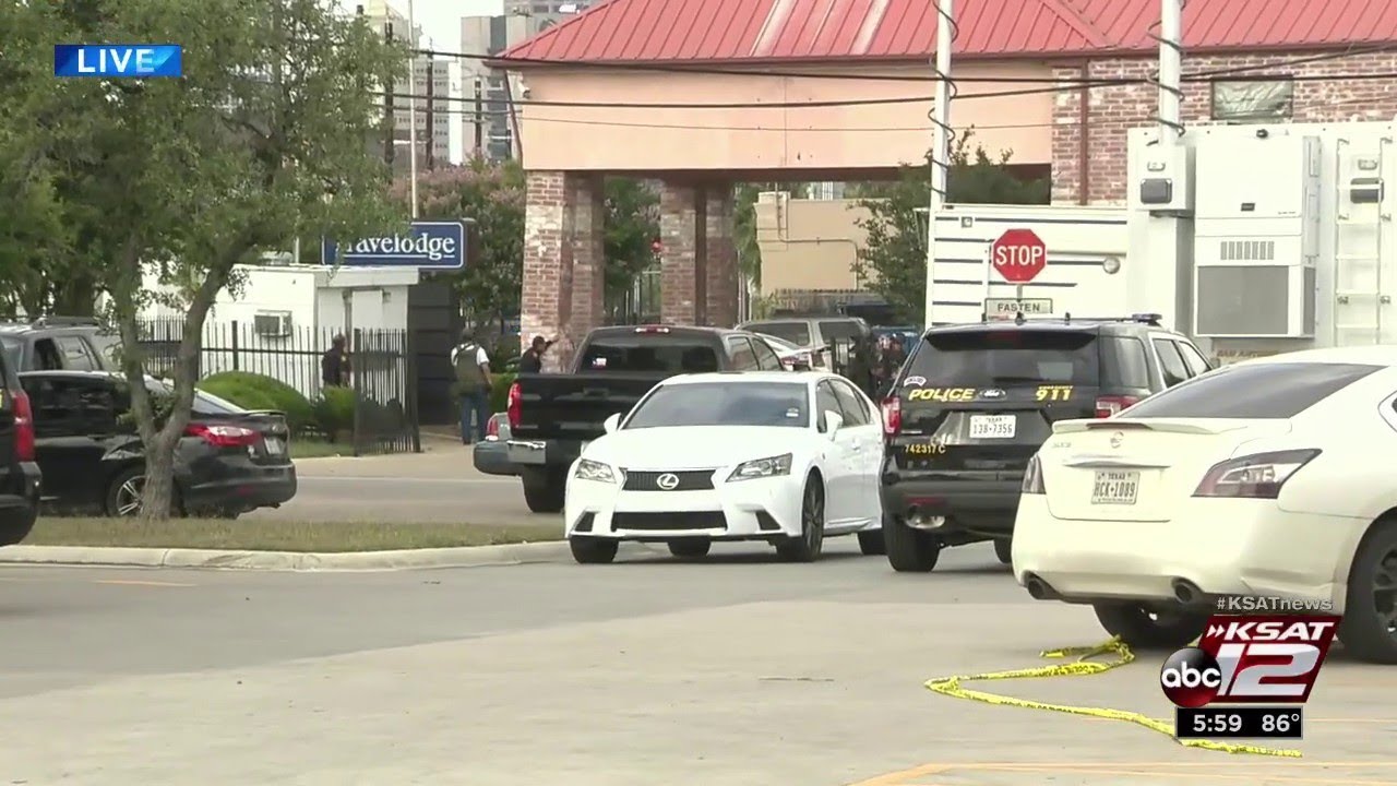 VIDEO: SWAT surround Southtown hotel after man, woman barricade ...