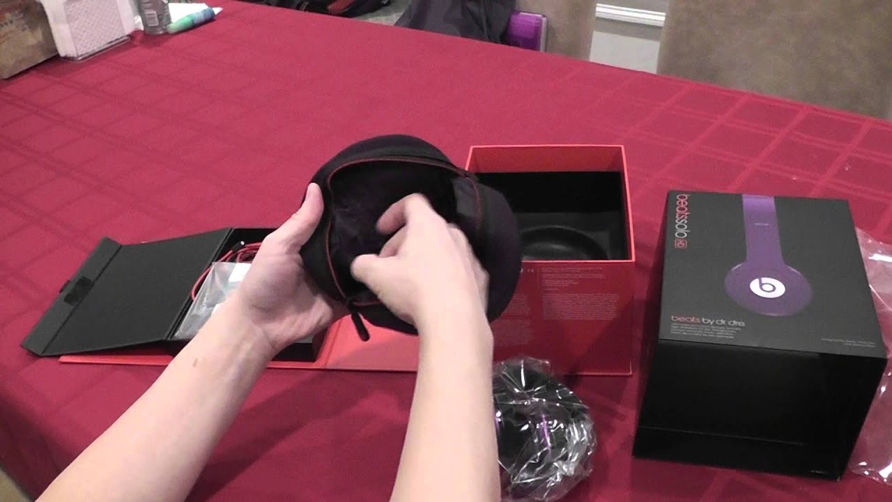 Beats Solo HD On-Ear Headphone unboxing (purple)