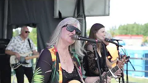 Shannon Lee with Inglewood Band sings Slap Your Silly On Ribfest 2025