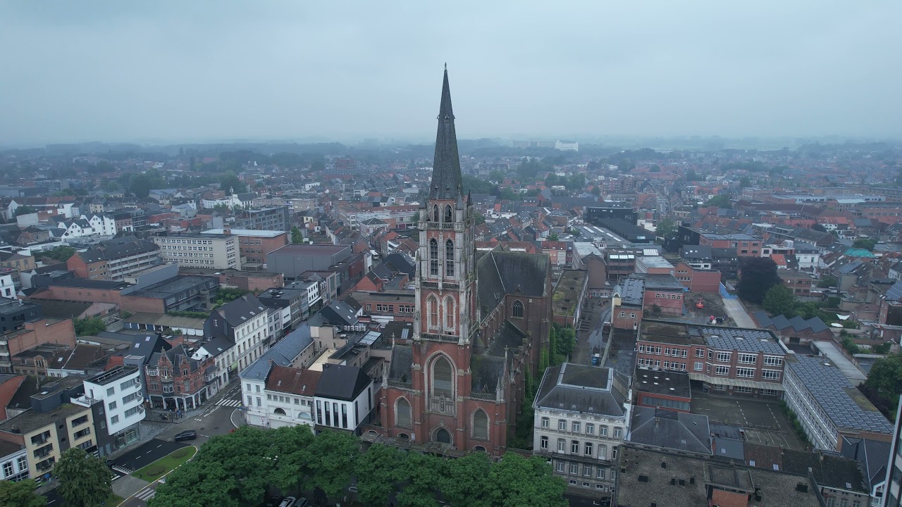 De Grote Markt, het belfort, Utopia en de Sint-Jozefskerk te Aalst