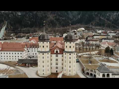 4K Flying Drone in Tirol (Stams)