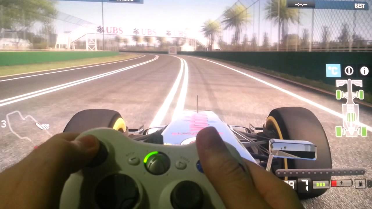 2 hotlaps of Melbourne in F1 2012 with an Xbox360 pad