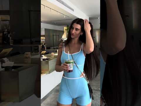 Спортивний жіночий комбінезон Naked для фітнесу, йоги, танців, стриппластики push up шортами (блакитний), видео 1