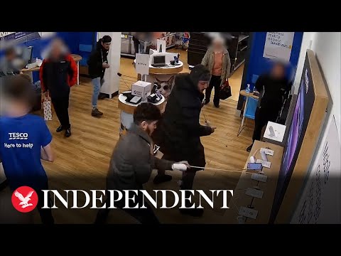 Video: Supermarkeder: i Storbritannia økte angrepene på ansatte med 140 %