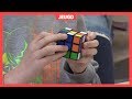 Kinderen houden Rubiks kubus-toernooi