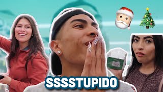 Castro Sisters HUNT DOWN SANTA CLAUS!! | Louie's Life