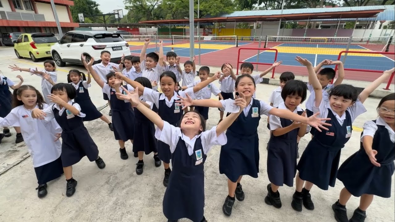 Yuk Chai 1A students introducing Yuk Chai :)