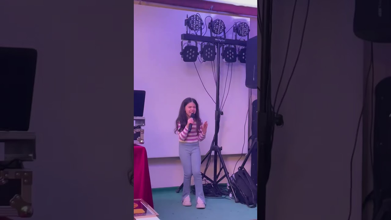 La piccola Carlotta D’Amico di Santa Lucia del Mela vince Sanremo Fashion Music con “Se telefonando”