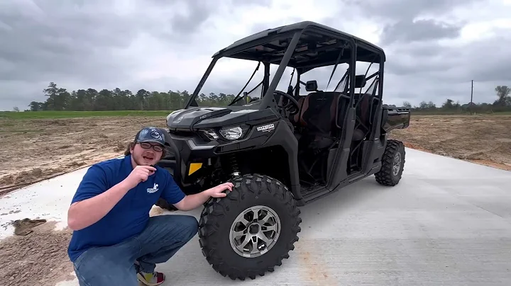 2023 Can-Am Defender MAX HD10 Lone Star Edition in Black