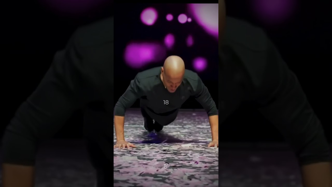 Дэвид Гоггинс делает отжимания со сломанными ногами 👀 