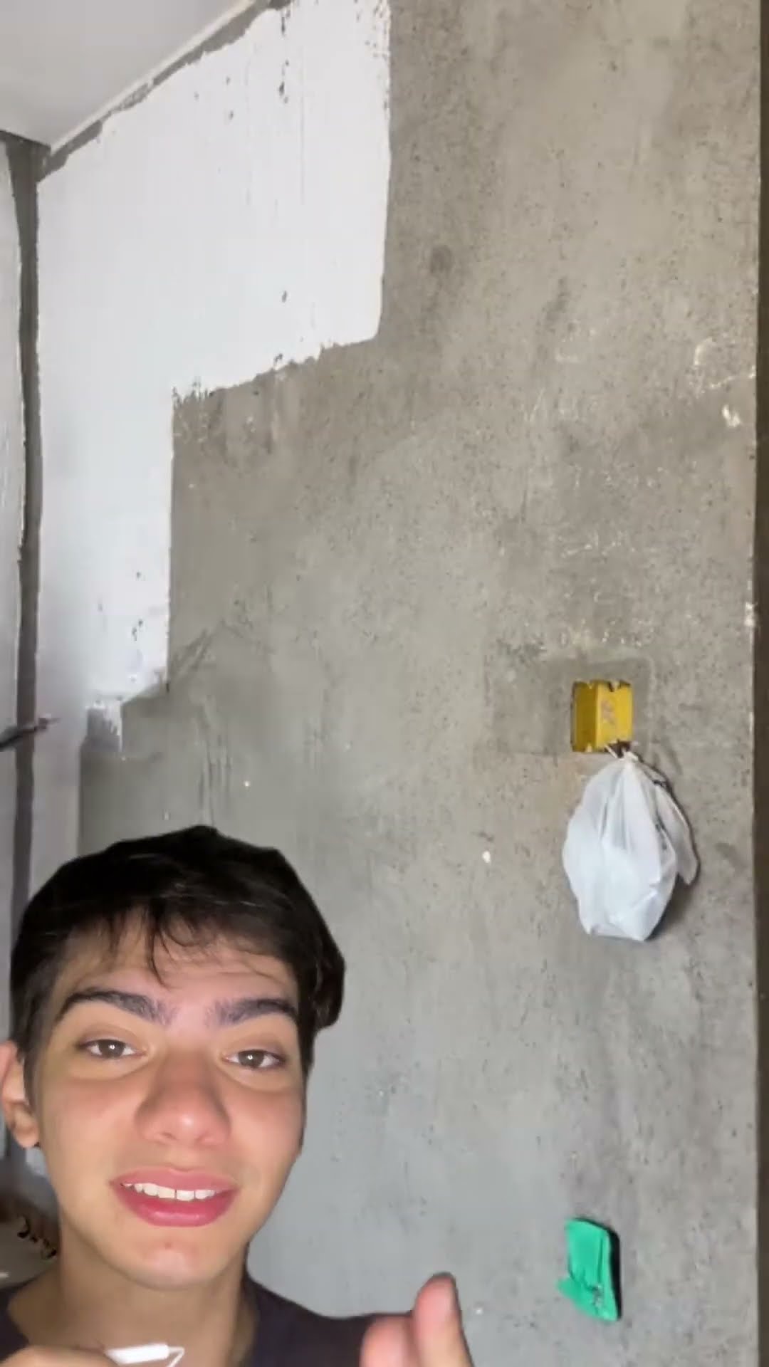 Passe massa corrida mais rápido com um rolo de tinta e alise! ?? Créditos: richardsousa