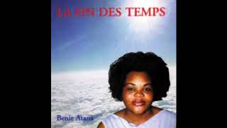 Video thumbnail of "Bénie Atana - Prêtes l'oreille"