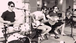 R U Mine - Arctic Monkeys (Acoustic Cover by Maltrapillos) chords