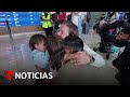 Familia se reencuentra tras deportación de un padre a México | Noticias Telemundo